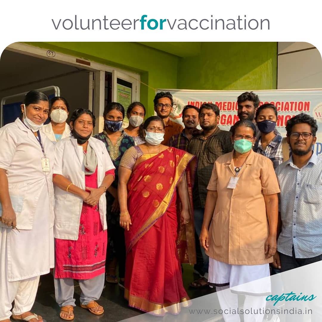 7 volunteers came together to assist 300 senior citizens in receiving their COVID-19 vaccinations in Kollam