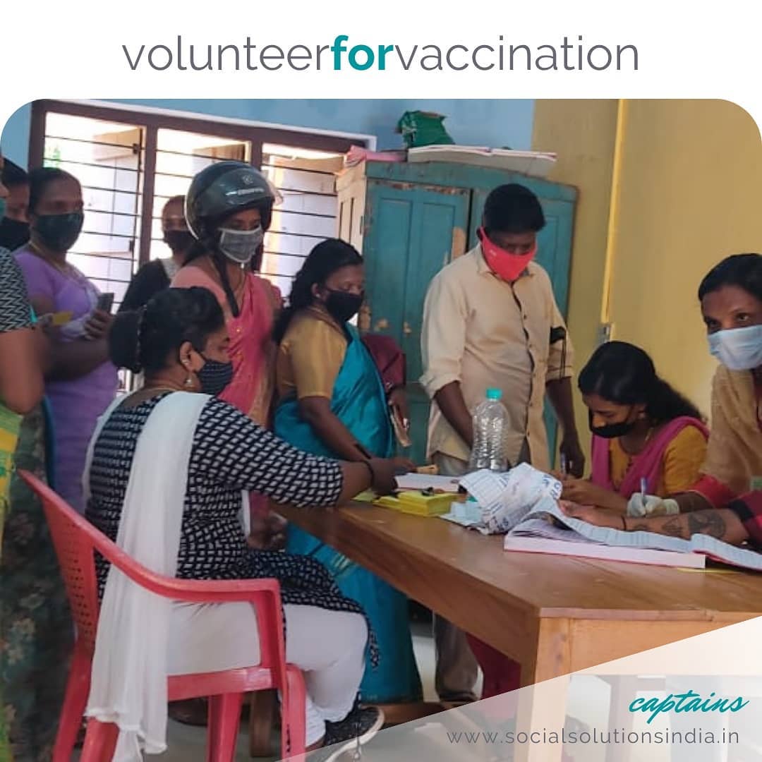 5 volunteers came together to assist 300 senior citizens in receiving their COVID-19 vaccinations in Kollam