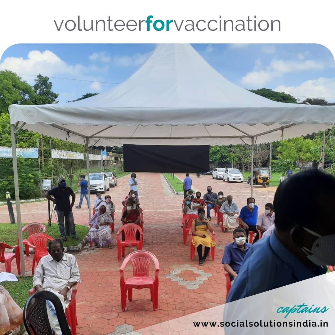 7 volunteers came together to assist 250 senior citizens in receiving their COVID-19 vaccinations in Kollam