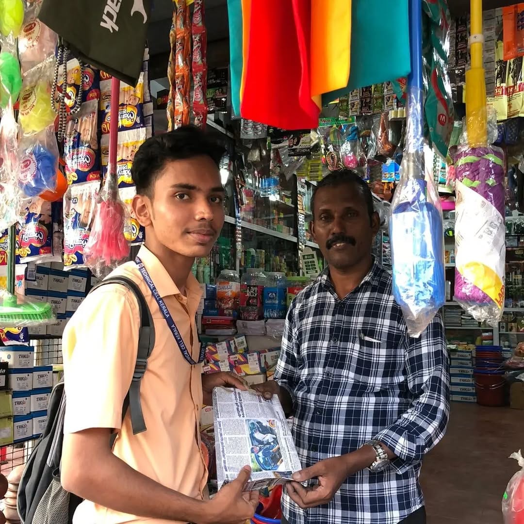 53 volunteers created 53 paper bags to raise awareness about plastic pollution in Kozhikode.