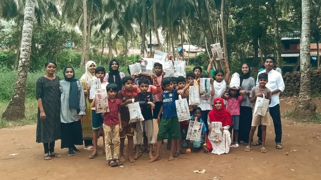 28 volunteers created 28 paper bags to raise awareness about plastic pollution in Malappuram.