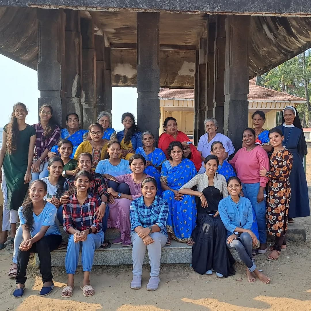 48 volunteers crafted a day to spread smiles among 10 senior citizens in Thrissur