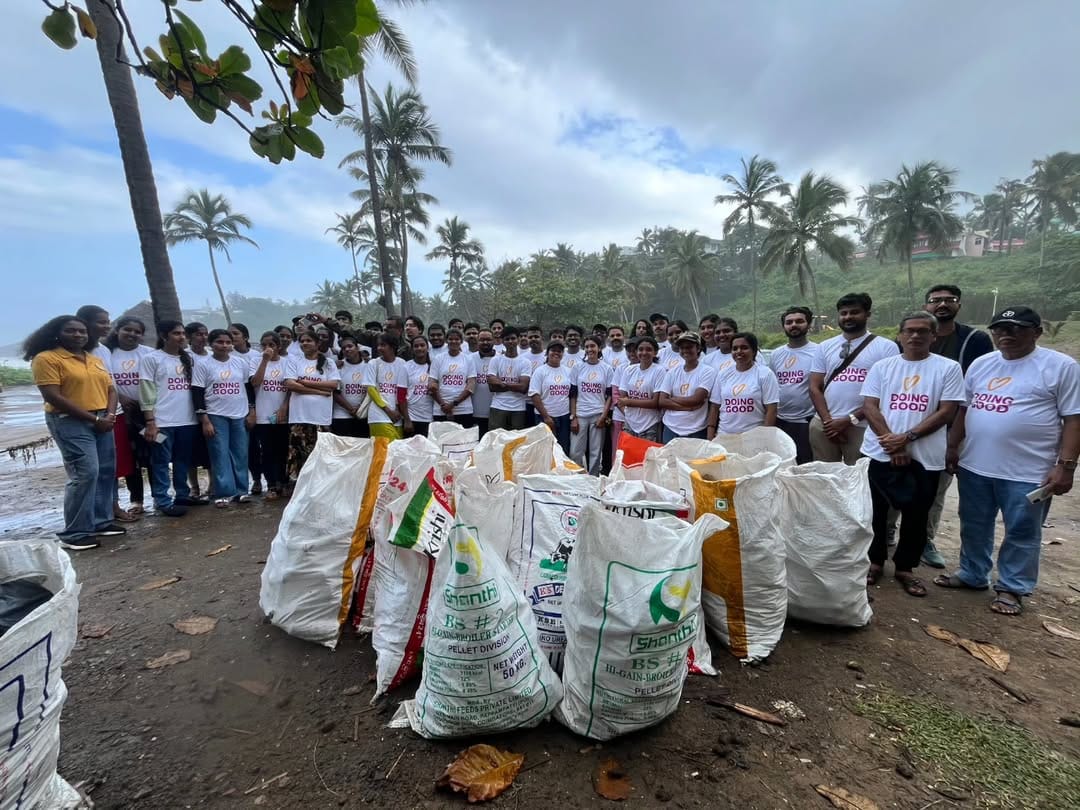50+ volunteers responsibly collected and disposed 150 kg of coastal waste at Kovalam Beach in collaboration with Volunteer for India.