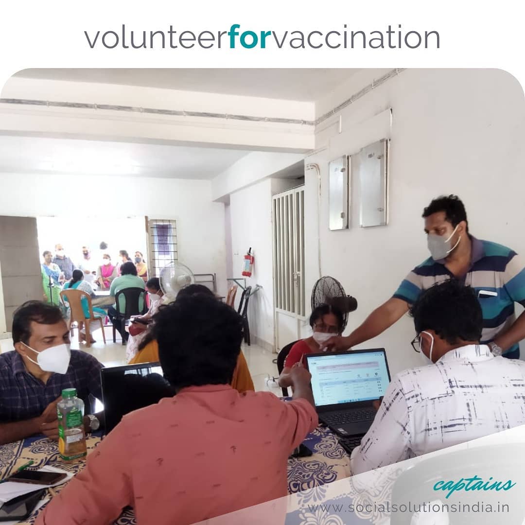 5 volunteers came together to assist 300 senior citizens in receiving their COVID-19 vaccinations in Kollam