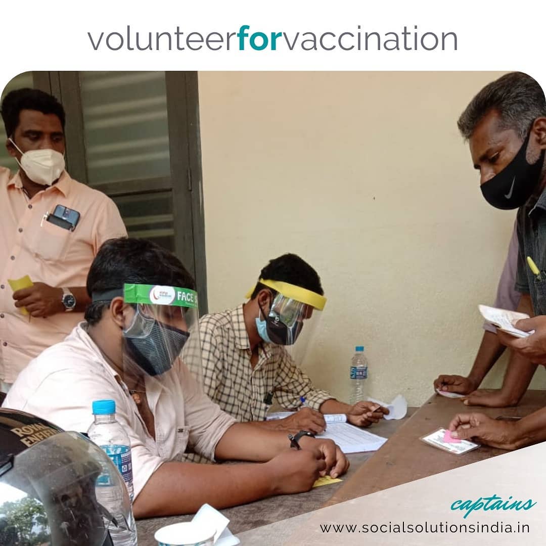 6 volunteers came together to assist 300 senior citizens in receiving their COVID-19 vaccinations in Kollam