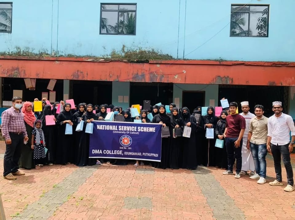 53 volunteers created 53 paper bags to raise awareness about plastic pollution in Kozhikode.