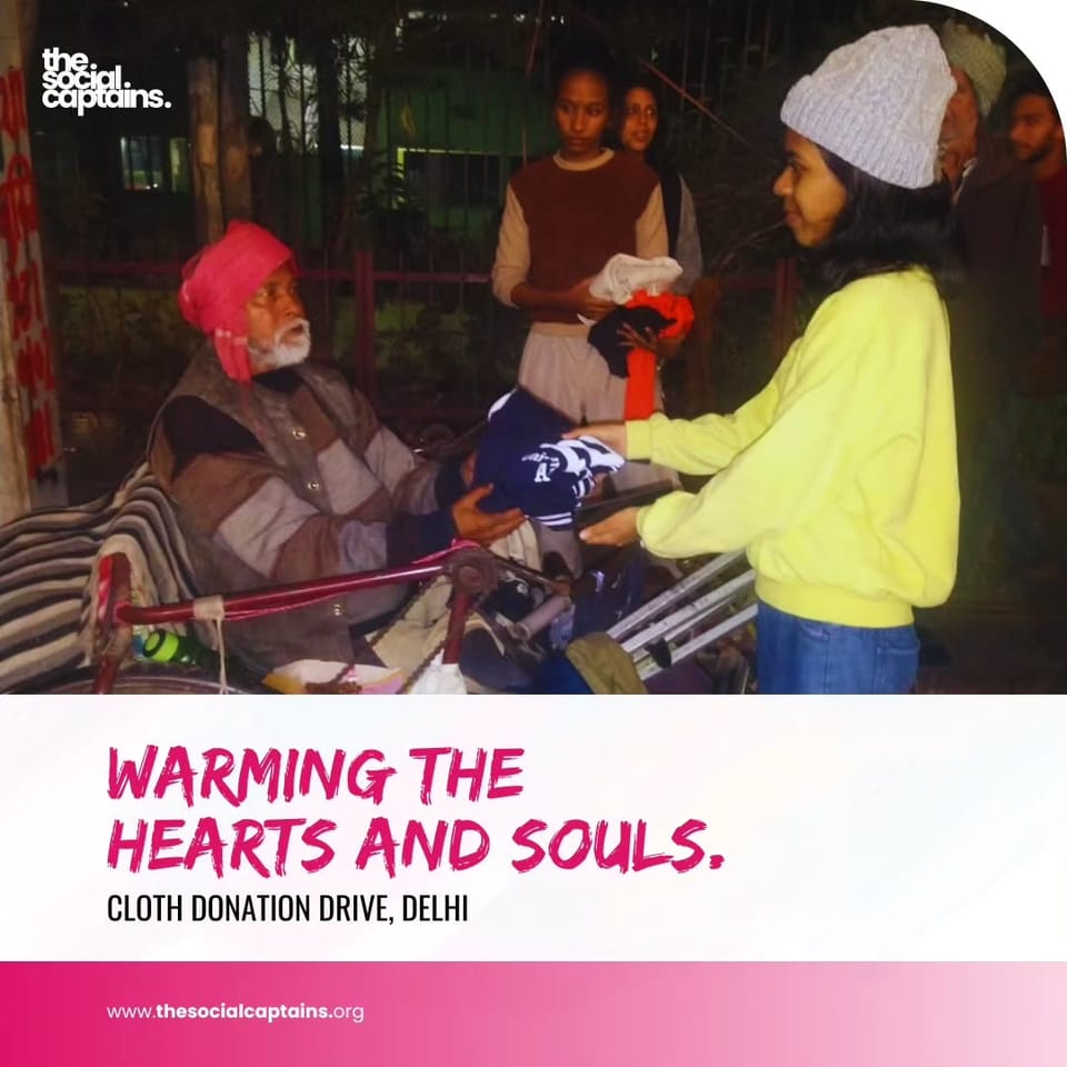 6 volunteers distributed dresses to 20 street dwellers in Delhi