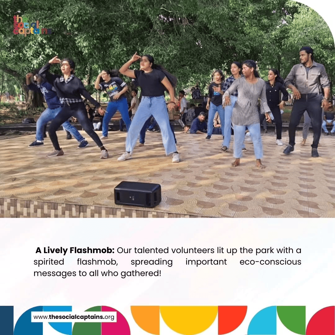 15 volunteers oragnised a flash mob to celebrate Good Deeds Day in Kozhikode