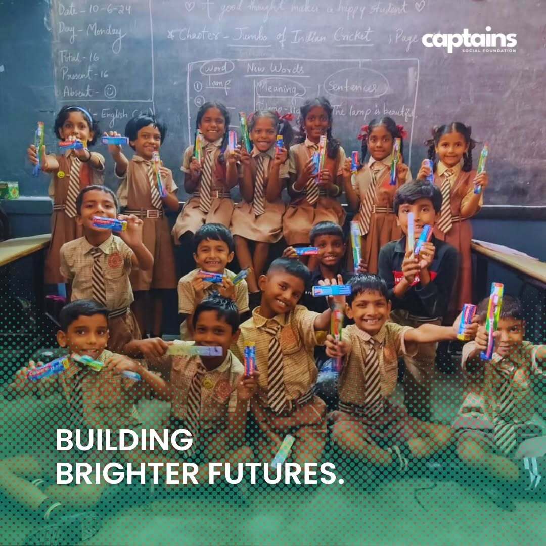 2 volunteers distributed Drawing Kits to 50 school students in Ernakula,