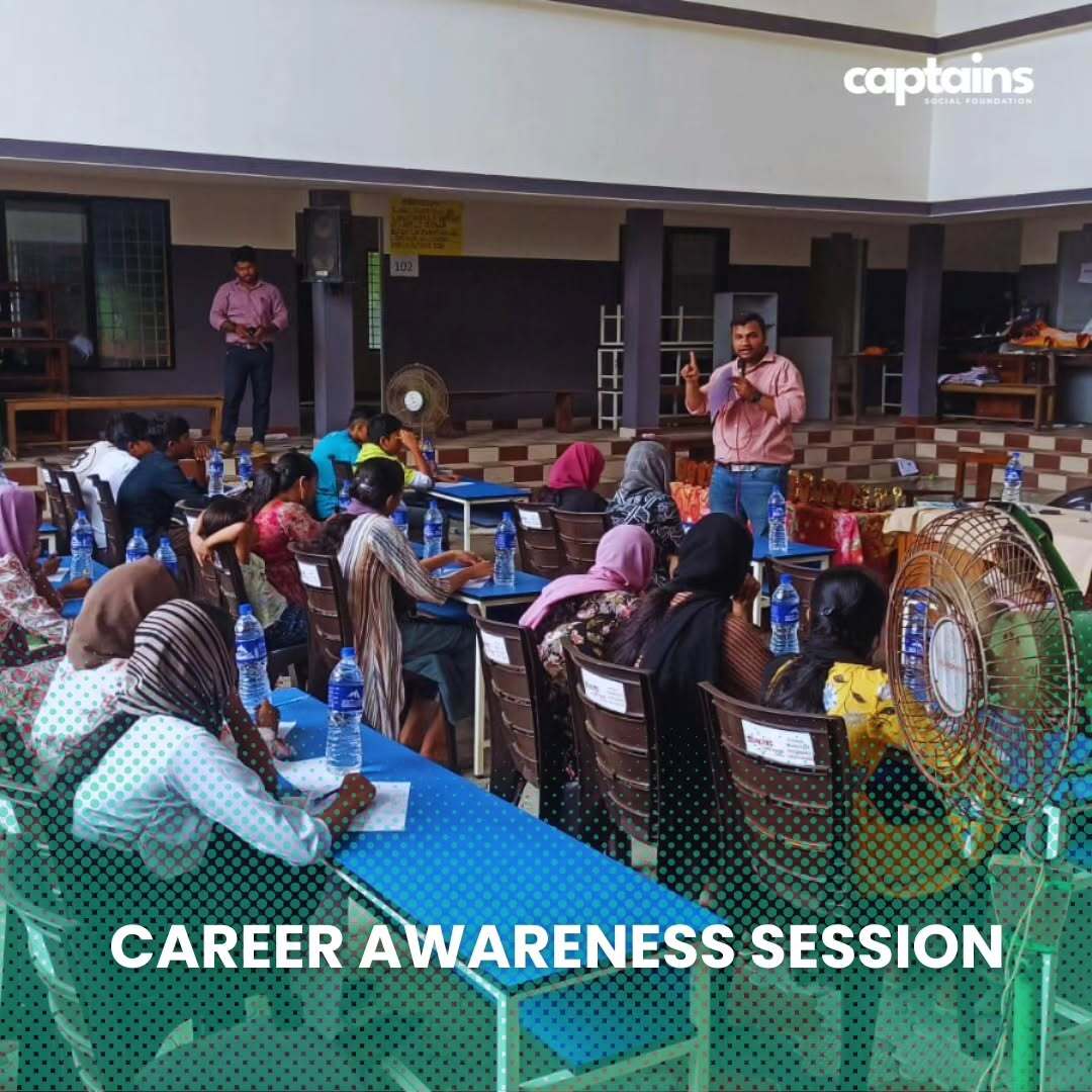 2 volunteers raised awareness on career among 100 school students in Ernakulam