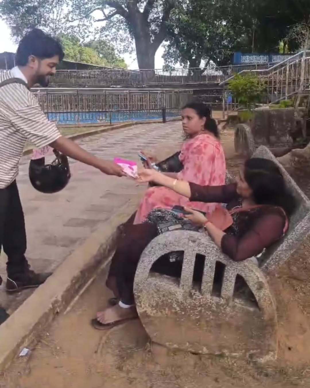 3 volunteers distributed 110 heartfelt letters to appreciate women’s strength and contributions in Thrissur in collaboration with Good Deeds Day.