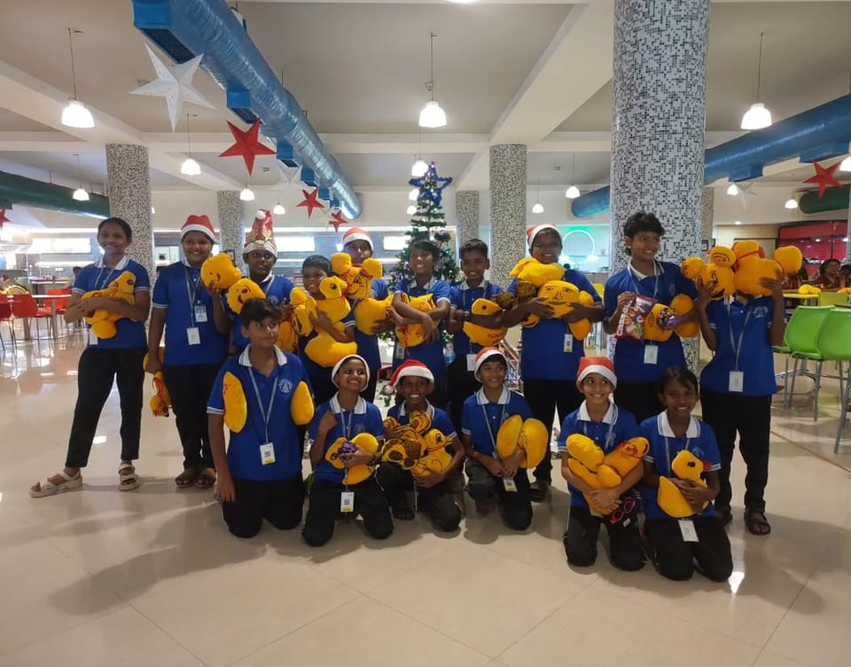 75 volunteers created 75 soft toys to share Christmas joy with children in Kochi, Ernakulam in collaboration with Wipro and Being Jigyaasu.